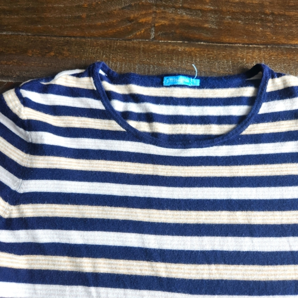 J. Mclaughlin Blue Stripped Sweater Shirt Sz.Small